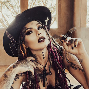 Meet your Posher, Cynn